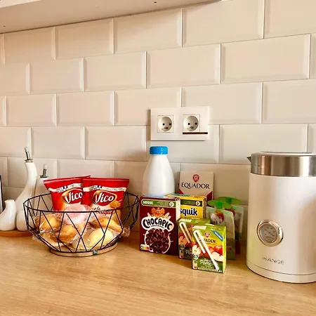 شقة Near Port & - Private Parking & Breakfast - Full