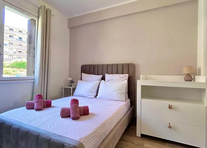 Near Port & - Private Parking & Breakfast - Full Lejlighed Nice