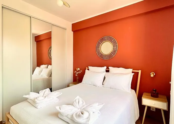 Daire Near Port & - Private Parking & Breakfast - Full Nice
