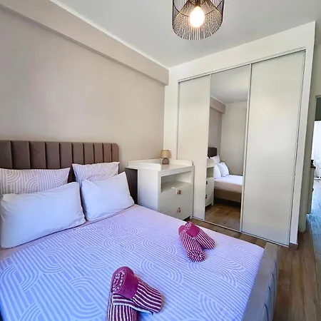 Near Port & - Private Parking - Full